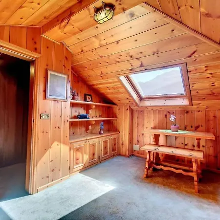4-bedroom In Bormio, Sondrio Holiday home